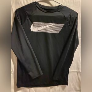 Boys Nike dry fit long sleeve size large EUC, somewhat sheer. See pics